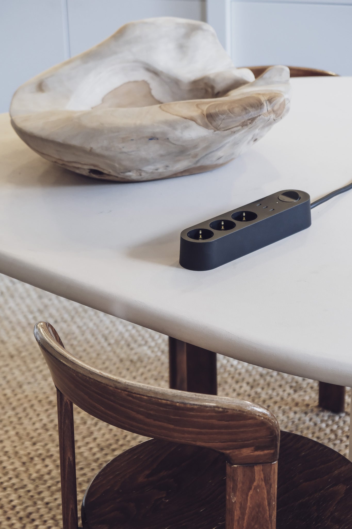 Alma Power Strip - Midwinter Black